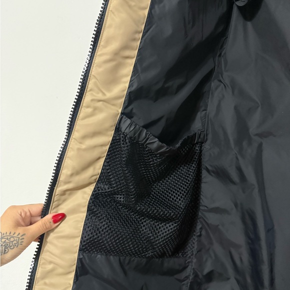 Canada Goose Women's Coat - Excellent Condition - Picture 7 of 16